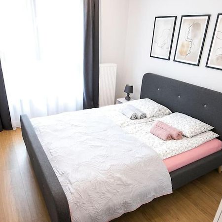 Nowoczesny Apartament Dabska Arena / Parking Краків Екстер'єр фото